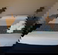 Gateshead Tavern Motel - New Castle Holiday