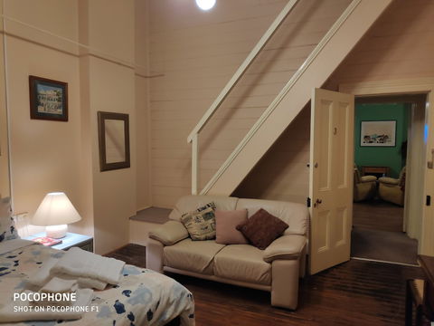 Bourke Apartments - New Castle Holiday 6