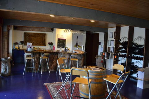 Cabernet Cottage - New Castle Holiday 6
