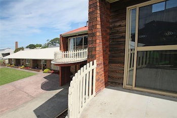 Apollo Bay Backpackers Lodge - New Castle Holiday 0