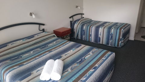 Warrina Motor Inn - New Castle Holiday 5