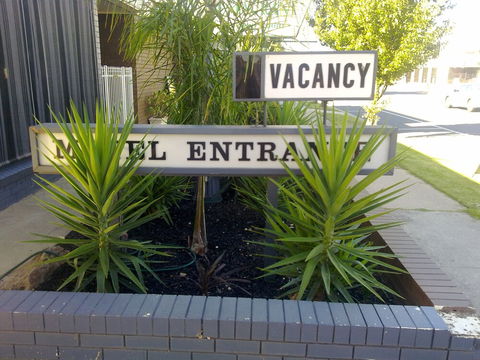 Warrina Motor Inn - New Castle Holiday 0