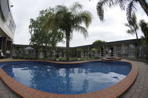 Warrina Motor Inn - New Castle Holiday 3