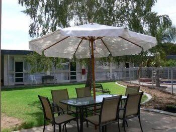 Warrina Motor Inn - New Castle Holiday 1