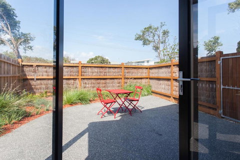 Silversands Beach Cottage - New Castle Holiday 5