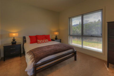 Fairwinds - Essentially Tas - New Castle Holiday 2