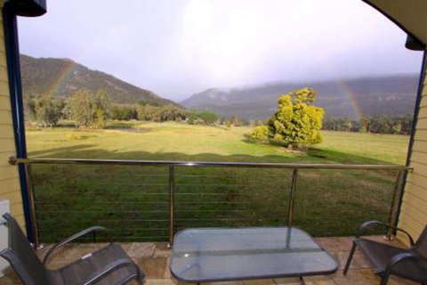 Five Clematis Views - New Castle Holiday 7