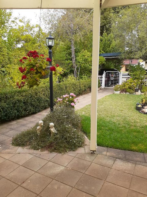 Travellers Rest B & B - New Castle Holiday 5