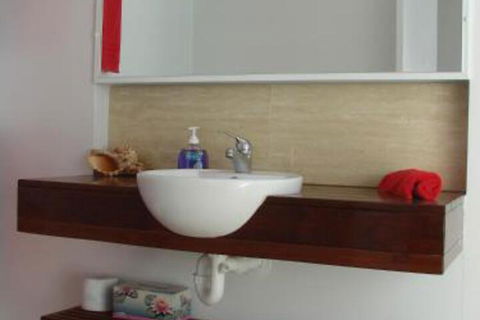 Hove To B & B - New Castle Holiday 3