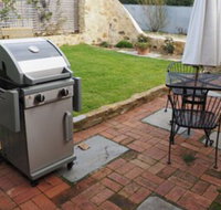 Cobblers Cottage B  B Accommodation - New Castle Holiday