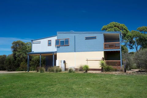 The Lakes Beachfront Holiday Park - New Castle Holiday 5