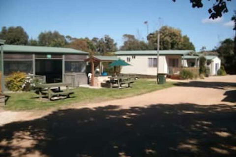 The Lakes Beachfront Holiday Park - New Castle Holiday 4