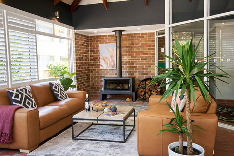 Country Comfort Armidale - New Castle Holiday 1