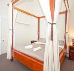 CBD Holiday Home - New Castle Holiday