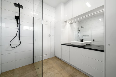 Benson House & Benson Lodge - New Castle Holiday 4