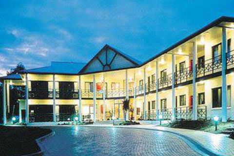Nepean Country Club & Day Spa - New Castle Holiday 1