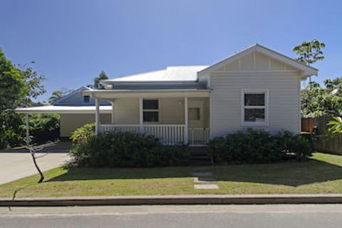 A PERFECT STAY - A Summer Cottage - New Castle Holiday 0
