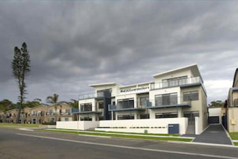 Mollymook Beachfront Executive Apartment - New Castle Holiday 0
