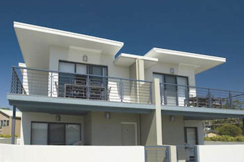 Mollymook Beachfront Executive Apartment - New Castle Holiday 3