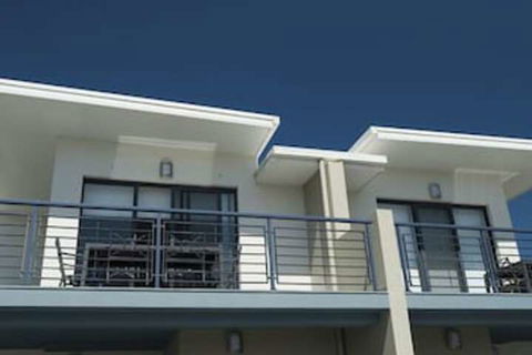 Mollymook Beachfront Executive Apartment - New Castle Holiday 6
