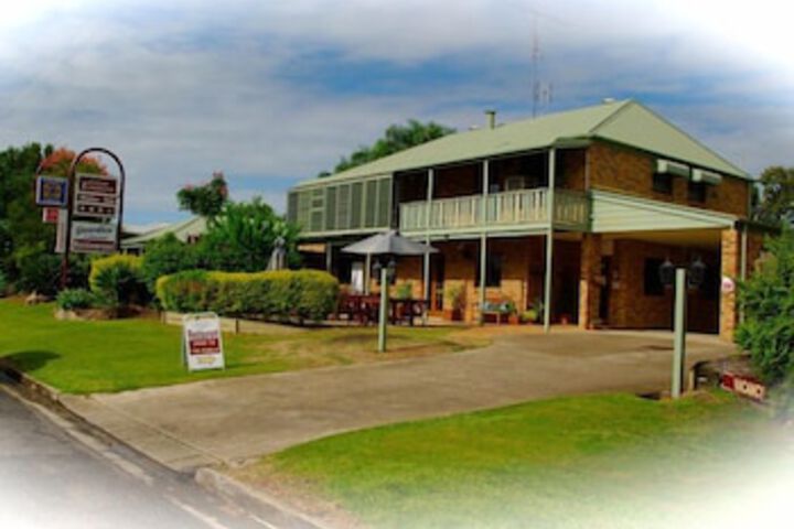 Monkland QLD New Castle Holiday