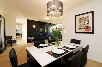 The Ivy On Munro - Rejuvenate Stays - New Castle Holiday 2