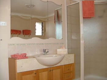 Hillview Cottages - New Castle Holiday 4