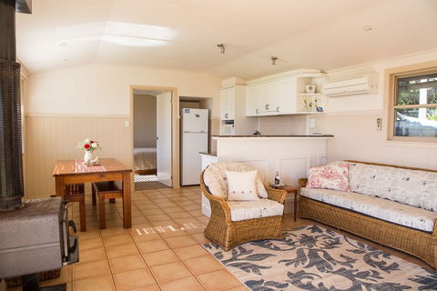 Hillview Cottages - New Castle Holiday 5
