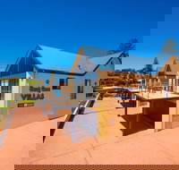 Snug Cove Villas - New Castle Holiday