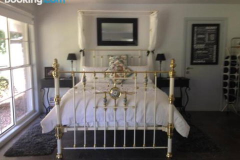 Whispers At Cedar Grove - New Castle Holiday 3