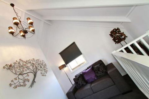 Creek Cottage Bed & Breakfast - New Castle Holiday 7