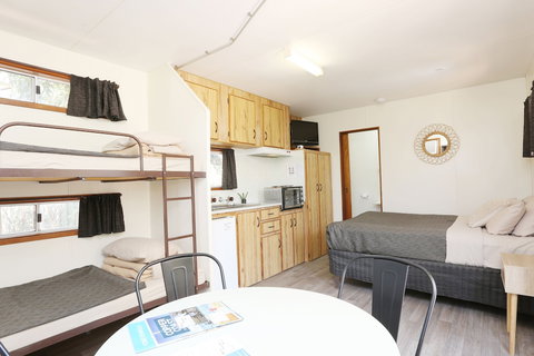 Moonta Bay Accommodation - New Castle Holiday 5