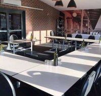 The Crossing Motel - New Castle Holiday