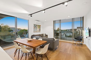 District Fitzroy - New Castle Holiday 6