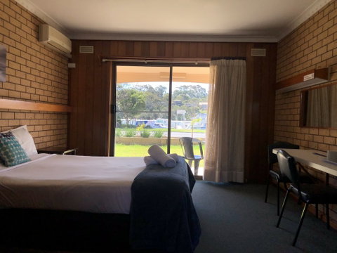 Lakeside Motel Waterfront - New Castle Holiday 3