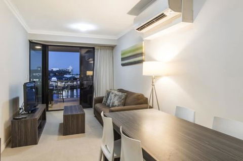 Dolphin Quay Apartments - New Castle Holiday 4