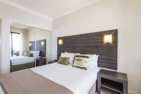 Dolphin Quay Apartments - New Castle Holiday 0