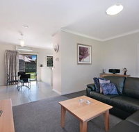 Hamilton Standard Apartment - New Castle Holiday