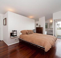 Aquila - New Castle Holiday