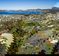 Claremont House - New Castle Holiday