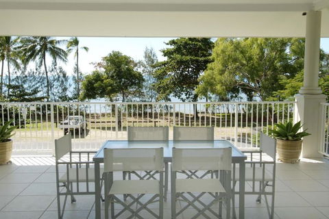 67 Casuarina Beachhouse - New Castle Holiday 6