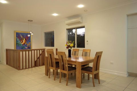67 Casuarina Beachhouse - New Castle Holiday 3