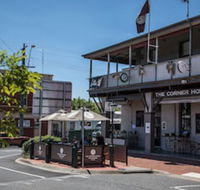 Corner Hotel Alexandra - New Castle Holiday