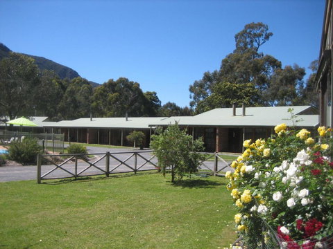Halls Gap Log Cabins - New Castle Holiday 3