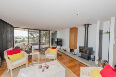 Cocktails With A View - New Castle Holiday 1