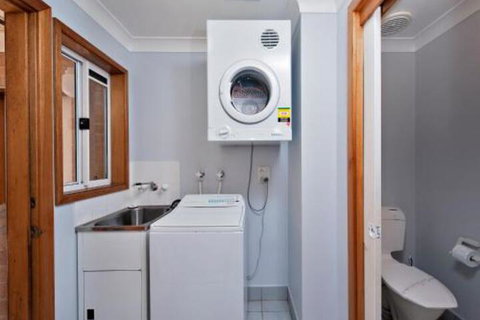 Portside - New Castle Holiday 6