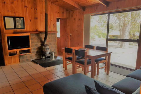 Woodbine Park Eco Cabins - New Castle Holiday 5