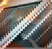 Mitchell River Tavern - New Castle Holiday