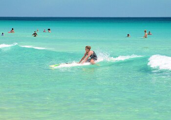 Travillas - New Castle Holiday 3