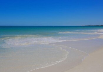 Travillas - New Castle Holiday 4